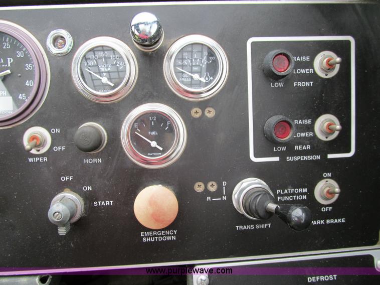 image for item F3207 1985 Emersion A/S32H5A cargo loader