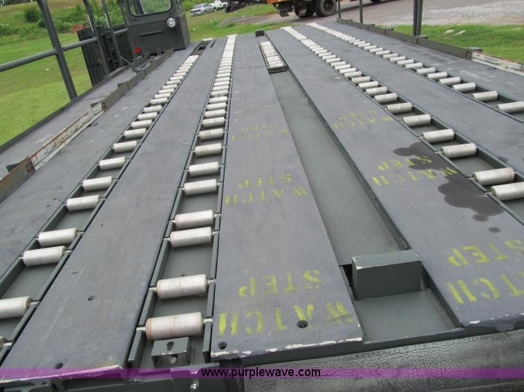 image for item F3207 1985 Emersion A/S32H5A cargo loader