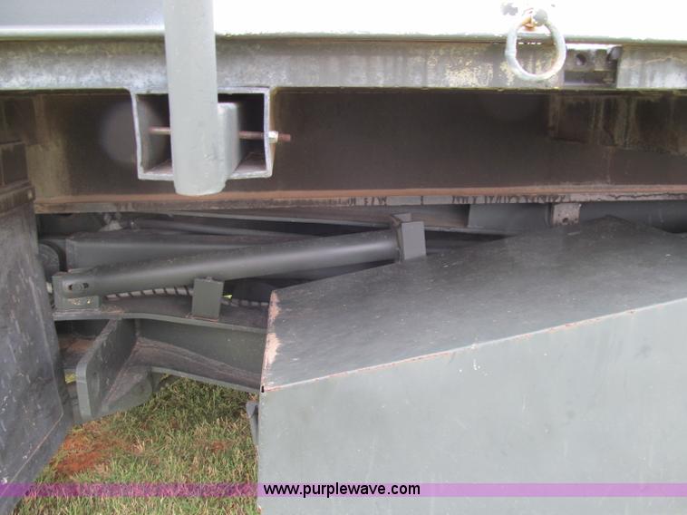 image for item F3207 1985 Emersion A/S32H5A cargo loader