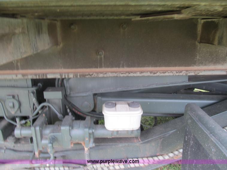 image for item F3207 1985 Emersion A/S32H5A cargo loader