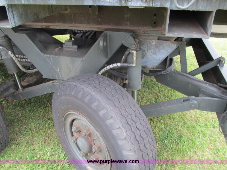 image for item F3207 1985 Emersion A/S32H5A cargo loader