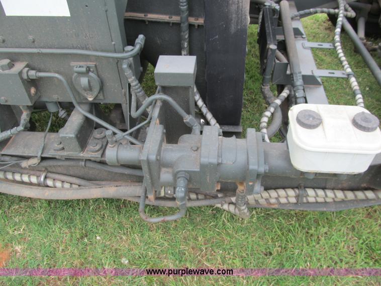 image for item F3207 1985 Emersion A/S32H5A cargo loader