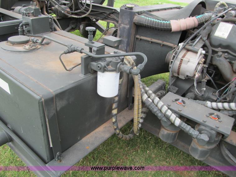 image for item F3207 1985 Emersion A/S32H5A cargo loader