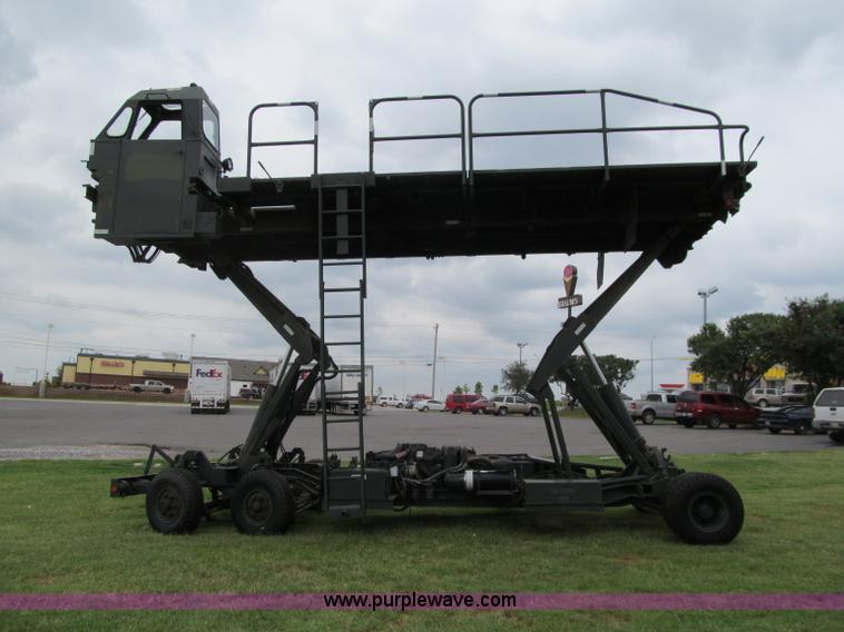 image for item F3207 1985 Emersion A/S32H5A cargo loader