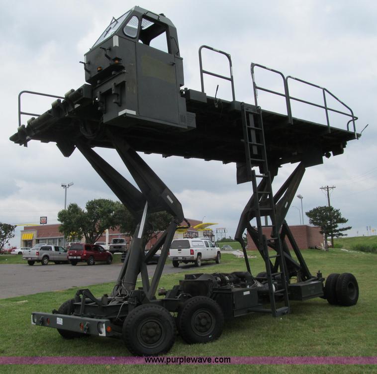 image for item F3207 1985 Emersion A/S32H5A cargo loader