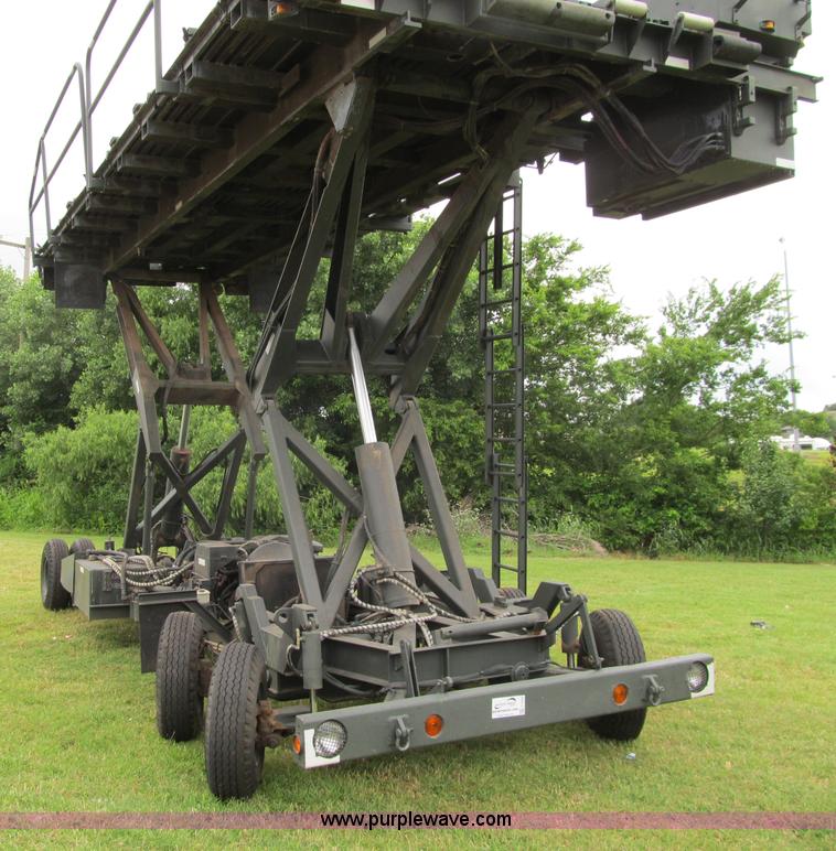 image for item F3207 1985 Emersion A/S32H5A cargo loader