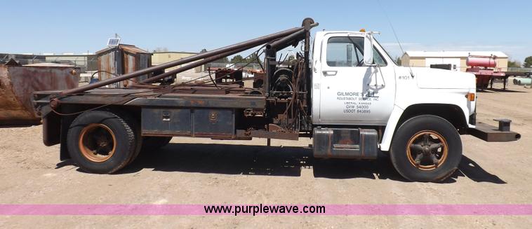 image for item F8729 1984 GMC TopKick oilfield truck