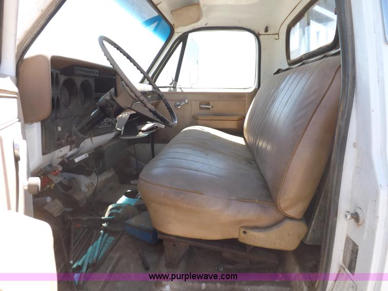 image for item F8729 1984 GMC TopKick oilfield truck