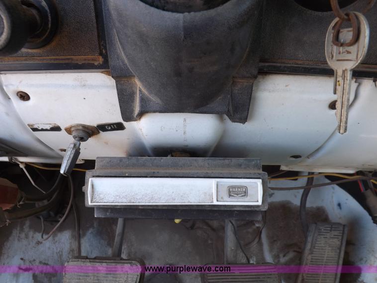 image for item F8729 1984 GMC TopKick oilfield truck