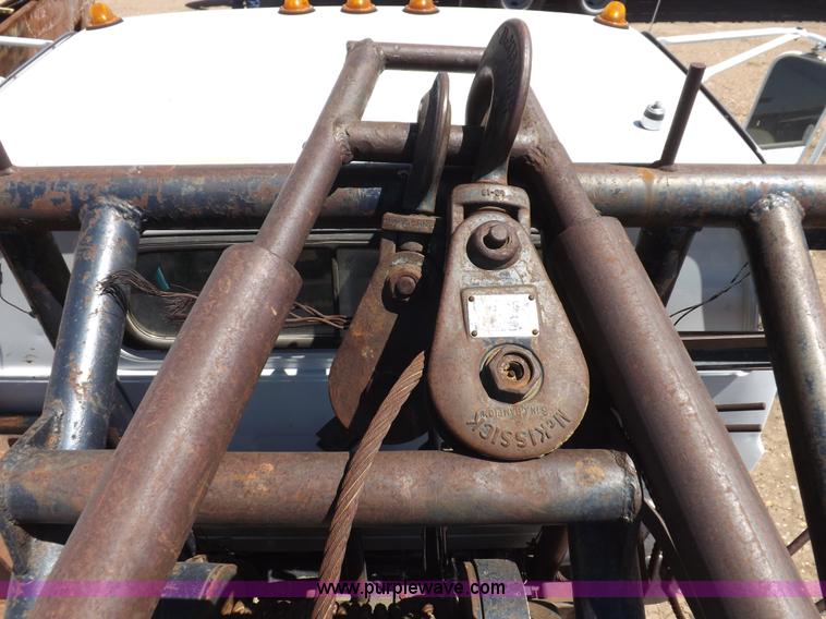 image for item F8729 1984 GMC TopKick oilfield truck