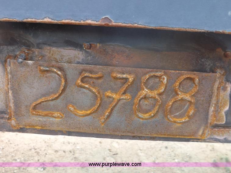 image for item F8730 1968 Lufkin oilfield float tandem axle trailer