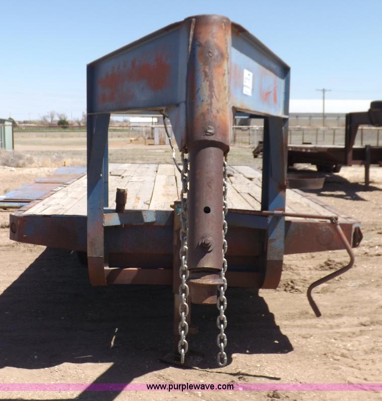 image for item F8732 1976 Broa gooseneck tandem axle trailer