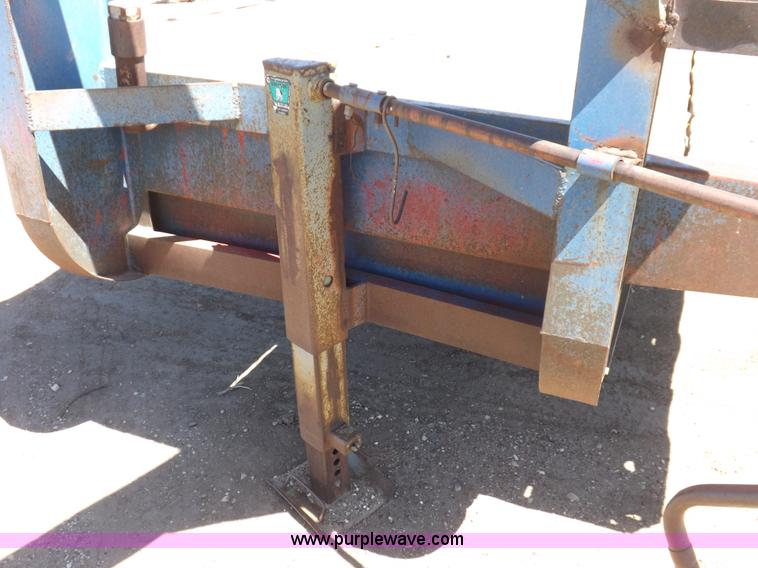 image for item F8732 1976 Broa gooseneck tandem axle trailer