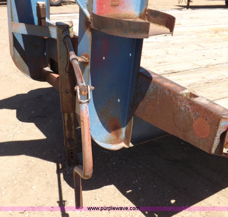 image for item F8732 1976 Broa gooseneck tandem axle trailer