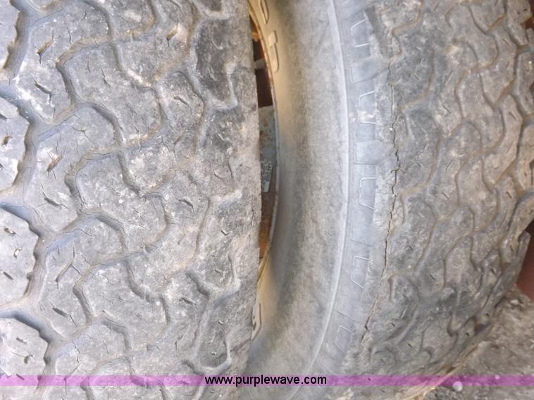 image for item F8732 1976 Broa gooseneck tandem axle trailer