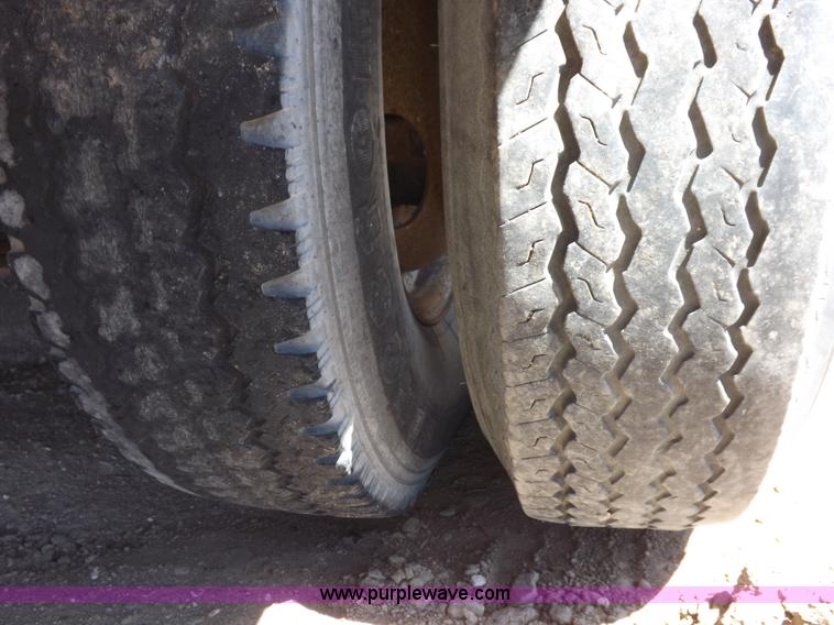 image for item F8732 1976 Broa gooseneck tandem axle trailer