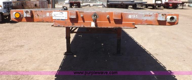 image for item F8736 1996 tandem axle trailer