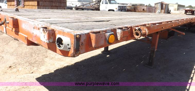 image for item F8736 1996 tandem axle trailer