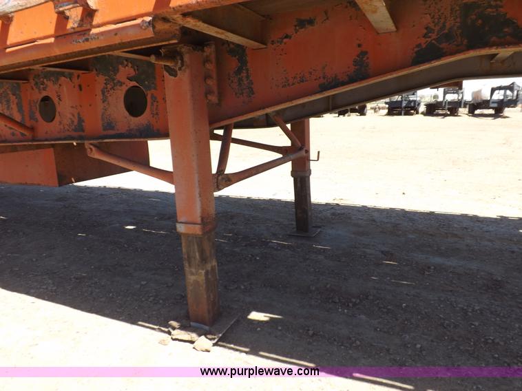 image for item F8736 1996 tandem axle trailer