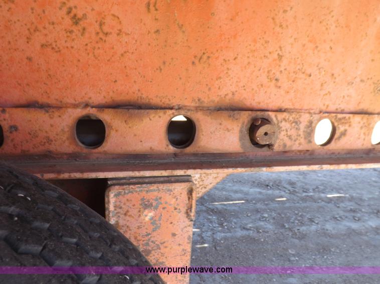 image for item F8736 1996 tandem axle trailer