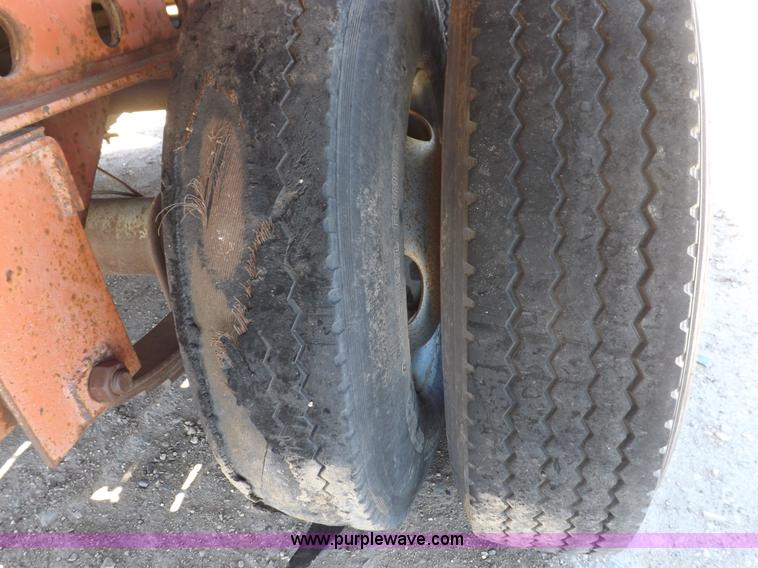 image for item F8736 1996 tandem axle trailer