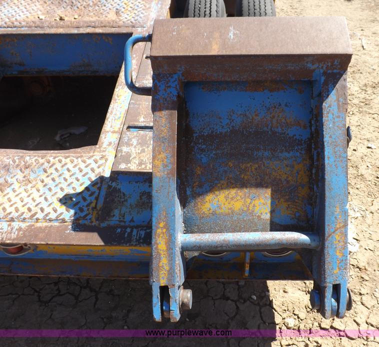 image for item F8738 1981 Load King gooseneck oilfield trailer