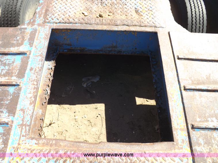 image for item F8738 1981 Load King gooseneck oilfield trailer