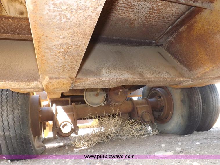 image for item F8738 1981 Load King gooseneck oilfield trailer