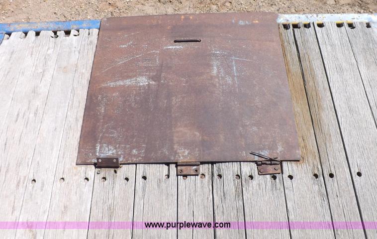 image for item F8738 1981 Load King gooseneck oilfield trailer