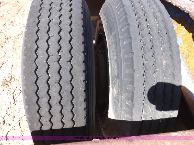 image for item F8738 1981 Load King gooseneck oilfield trailer