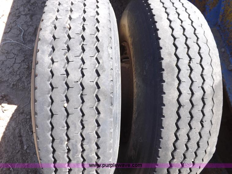 image for item F8738 1981 Load King gooseneck oilfield trailer