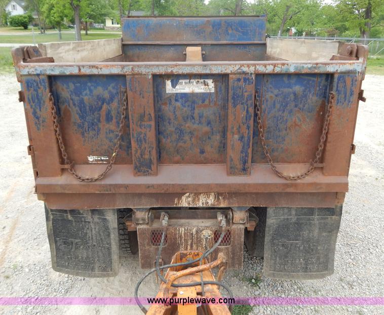 image for item G3200 1995 Chevrolet Kodiak dump truck