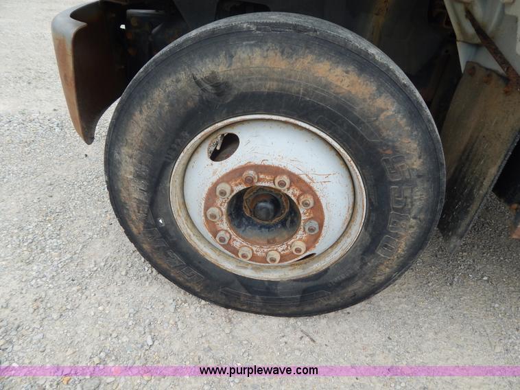 image for item G3200 1995 Chevrolet Kodiak dump truck