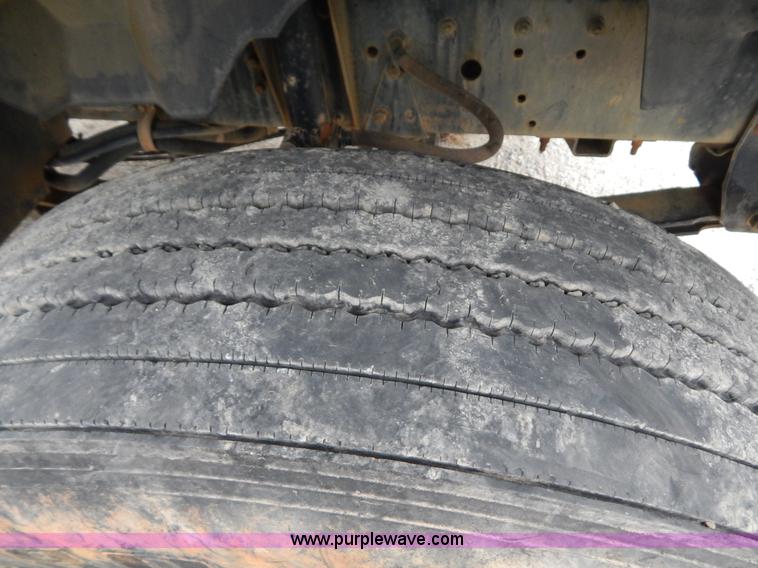 image for item G3200 1995 Chevrolet Kodiak dump truck