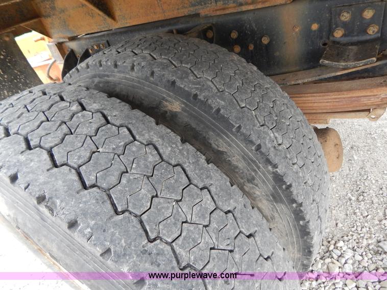 image for item G3200 1995 Chevrolet Kodiak dump truck