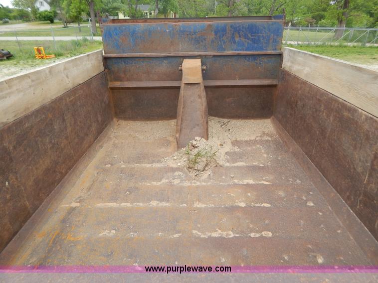 image for item G3200 1995 Chevrolet Kodiak dump truck