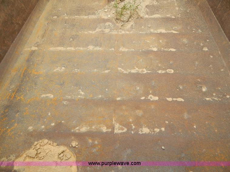 image for item G3200 1995 Chevrolet Kodiak dump truck