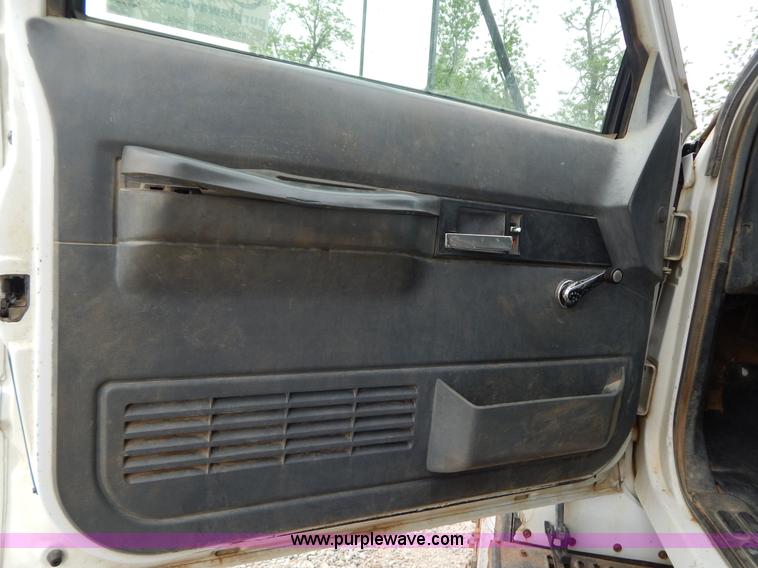 image for item G3200 1995 Chevrolet Kodiak dump truck