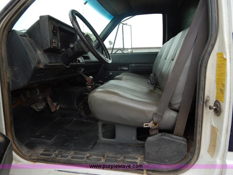 image for item G3200 1995 Chevrolet Kodiak dump truck