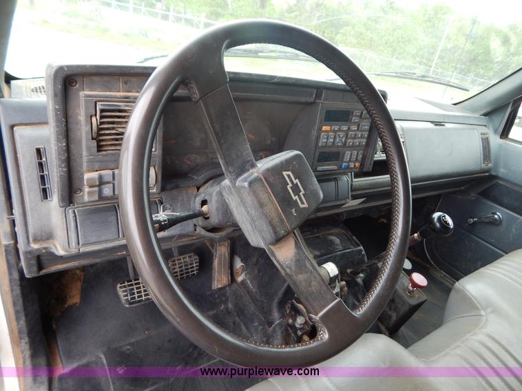 image for item G3200 1995 Chevrolet Kodiak dump truck