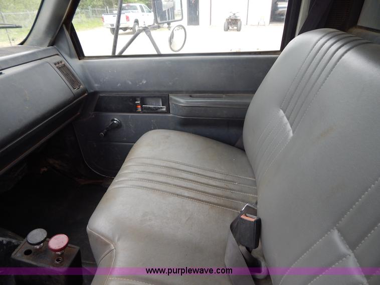 image for item G3200 1995 Chevrolet Kodiak dump truck