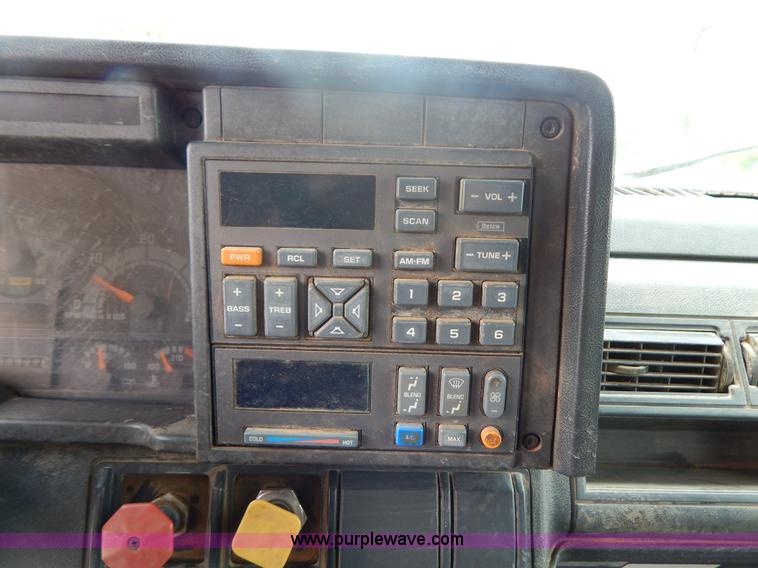 image for item G3200 1995 Chevrolet Kodiak dump truck
