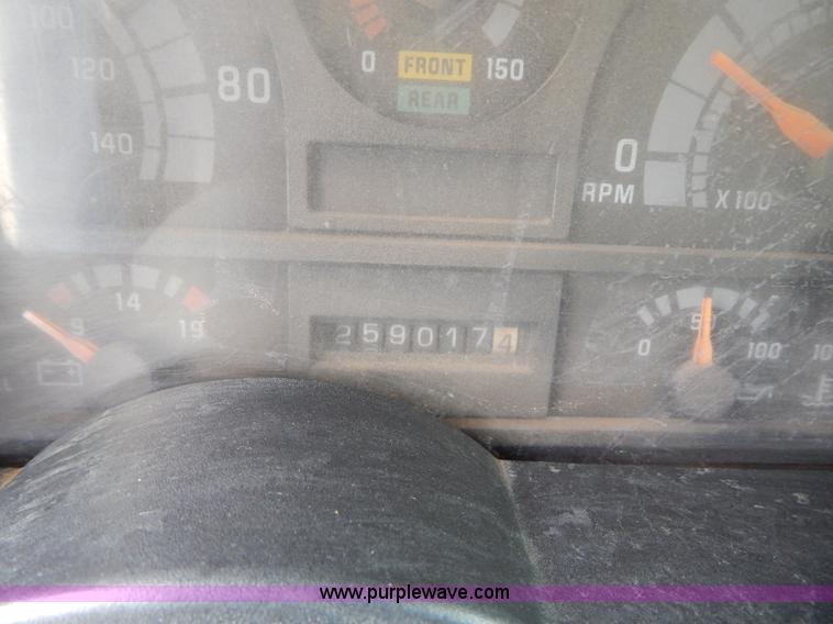 image for item G3200 1995 Chevrolet Kodiak dump truck