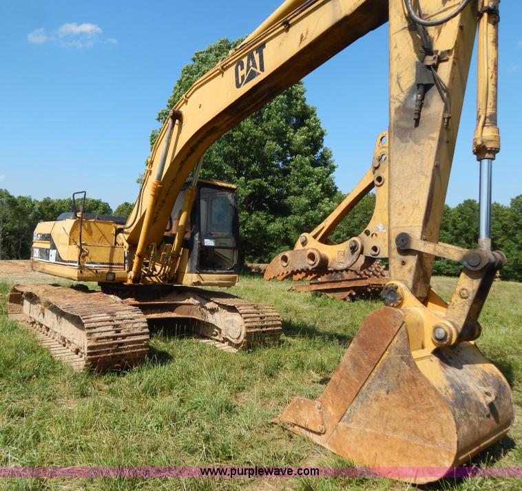 image for item G3261 1995 Caterpillar 320L excavator
