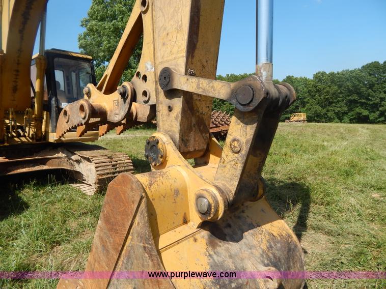 image for item G3261 1995 Caterpillar 320L excavator