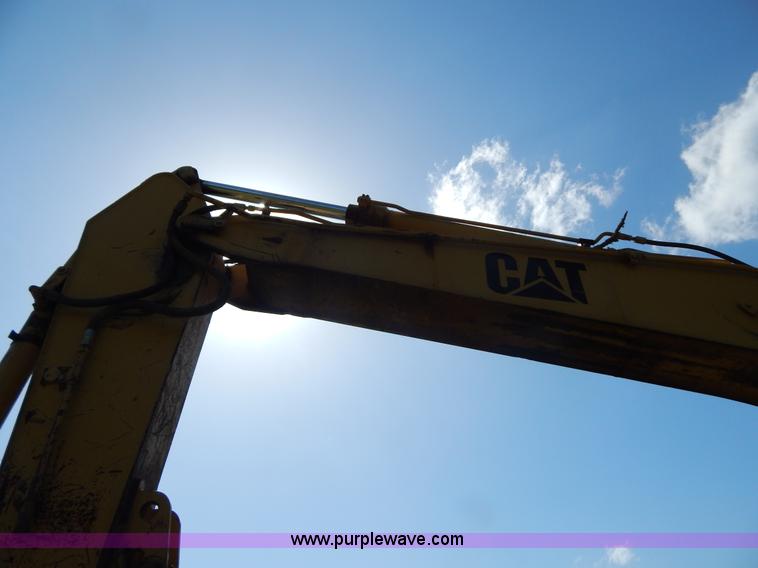 image for item G3261 1995 Caterpillar 320L excavator