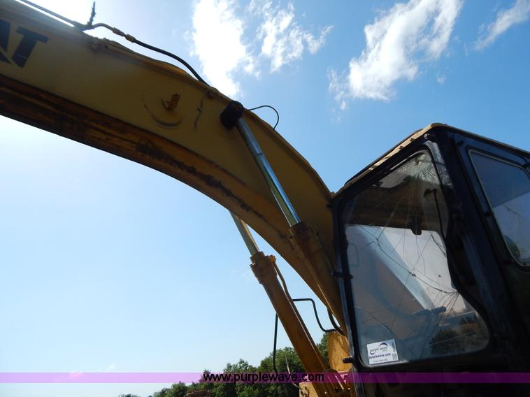 image for item G3261 1995 Caterpillar 320L excavator