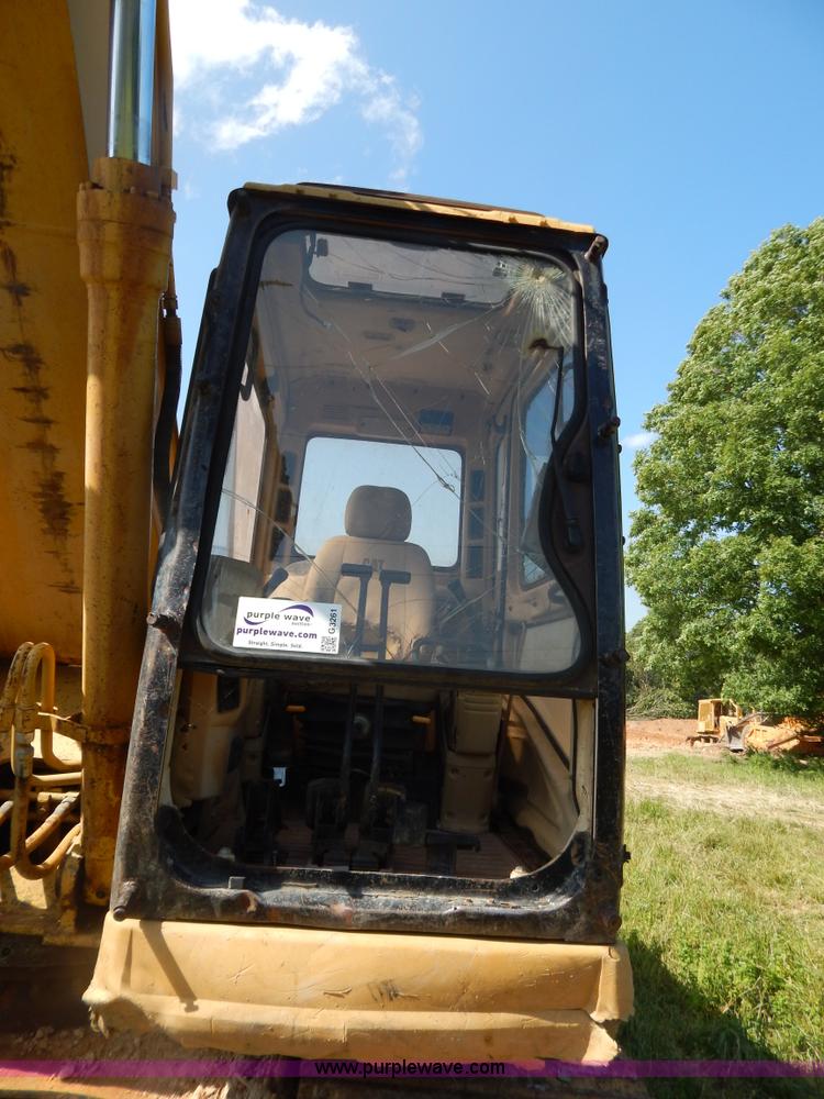 image for item G3261 1995 Caterpillar 320L excavator