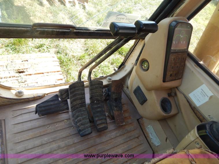 image for item G3261 1995 Caterpillar 320L excavator