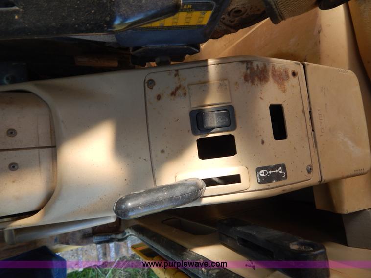 image for item G3261 1995 Caterpillar 320L excavator